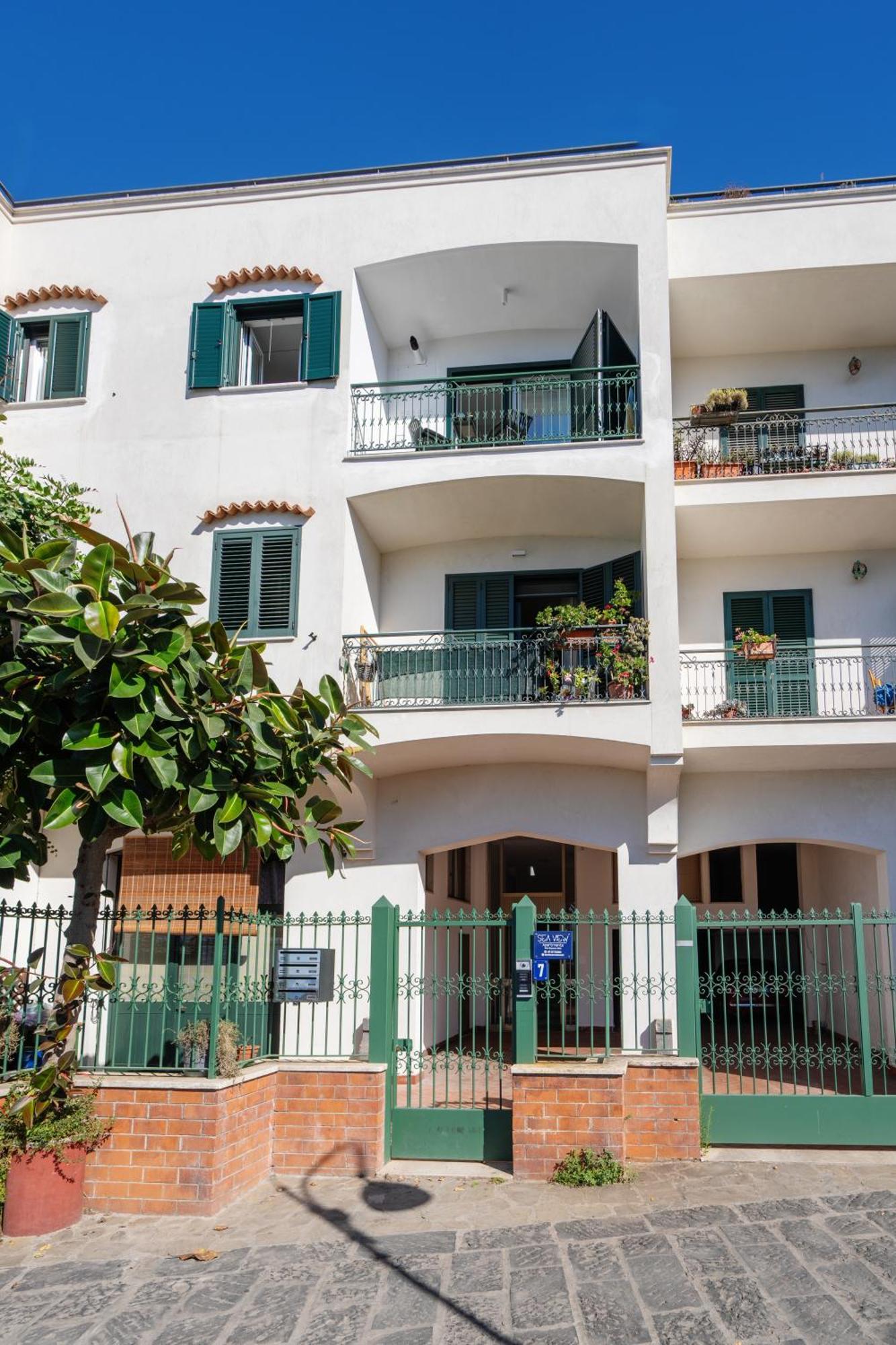 Sea View Deluxe Apartments Vico Equense Buitenkant foto