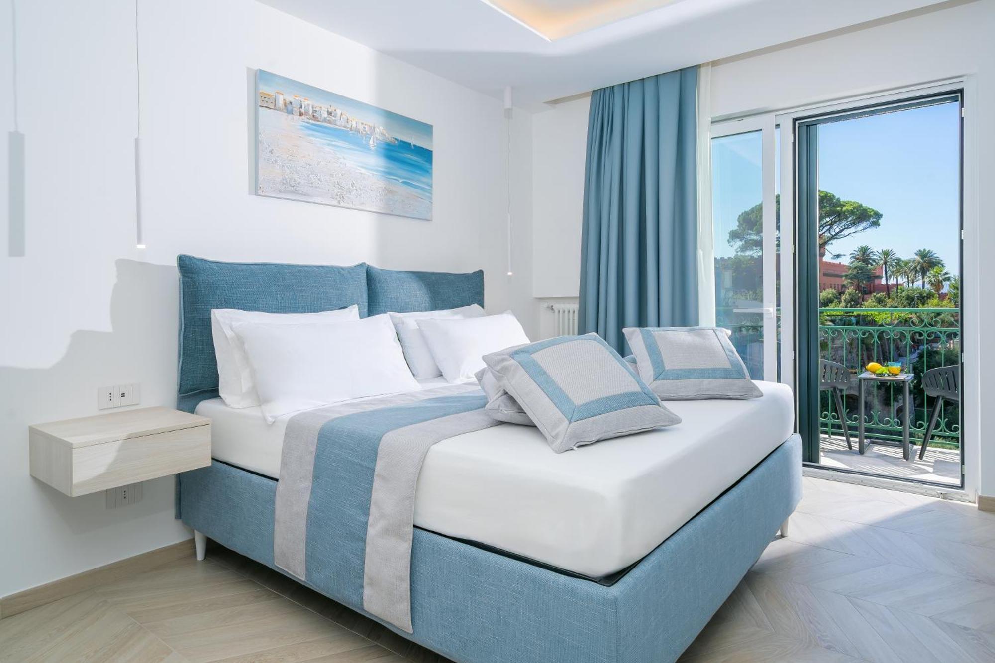 Sea View Deluxe Apartments Vico Equense Buitenkant foto